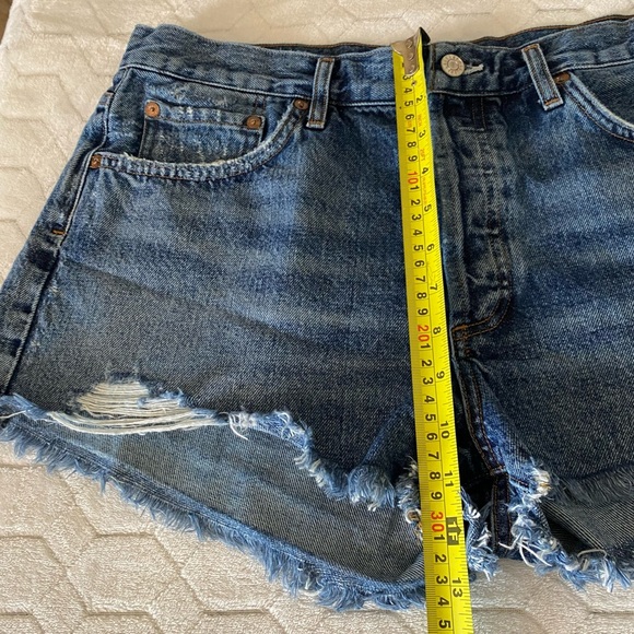 AGOLDE Parker Vintage Cut Off Denim
Shorts Rock Steady Size 32 - Picture 9 of 14